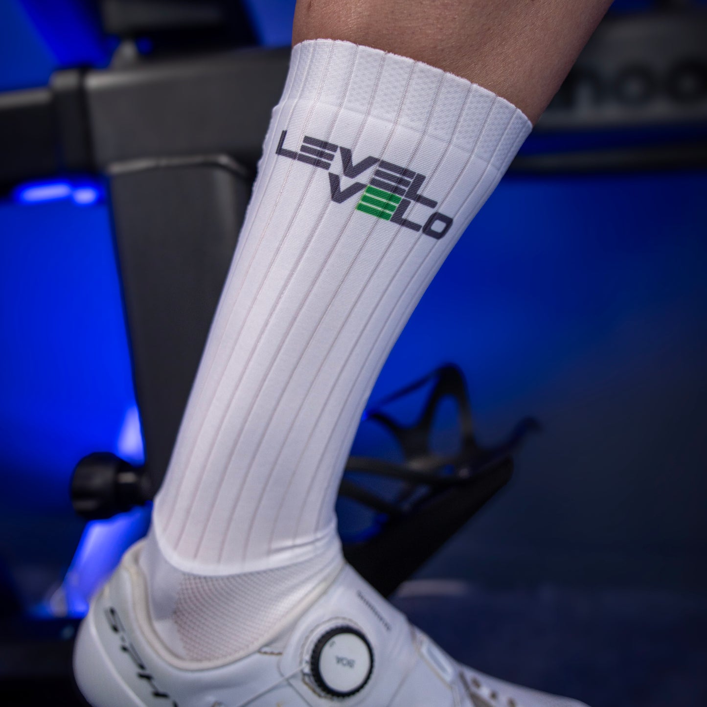 level velo aero cycling socks white
